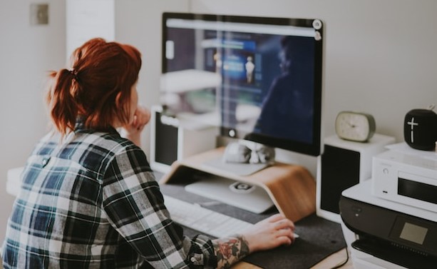 Managing Stress & Productivity in a Hybrid Work Environment